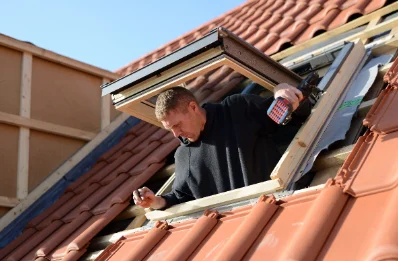 Pose de fenêtres de toit Velux à Montsalès